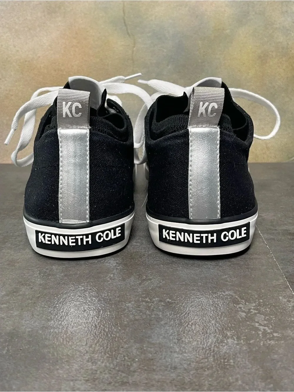 Kenneth Cole The Run Black Canvas Men’s Sneakers Size 10 Medium
